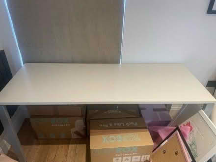 Photo of free White computer desk (Queen’s Park NW6) #2