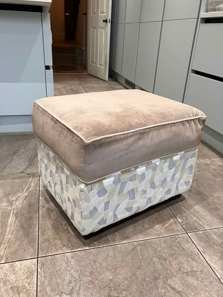 Photo of free Large footstool (Victoria Park/Brookfield Rd E9) #2