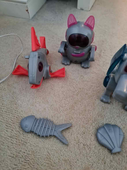 Photo of free McDonalds 'robo toys' set (Reigate, RH2 9) #3