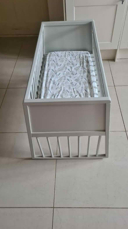 Photo of free Baby crib (RH1) #3