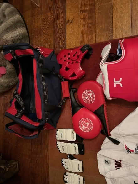 Photo of free Beginner Taekwondo kit child-teen size (Brighouse HD6) #3