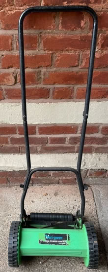 Photo of free Push Mower needs sharpening and TLC (Crystal Palace SE19) #2