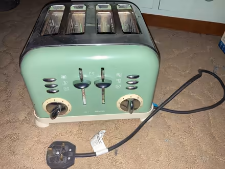 Photo of free 4 slice toaster (Worle BS22) #1