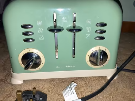 Photo of free 4 slice toaster (Worle BS22) #2