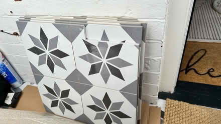 Photo of free 7 ceramic floor tiles (some broken) (Worcester Park, KT4) #3