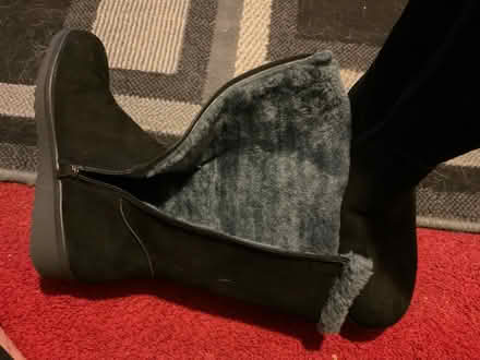 Photo of free Boots suede (E7) #2