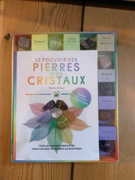 Photo of free Stones and Crystals gift box (Brixton) #1