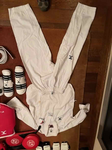 Photo of free Beginner Taekwondo kit child-teen size (Brighouse HD6) #2