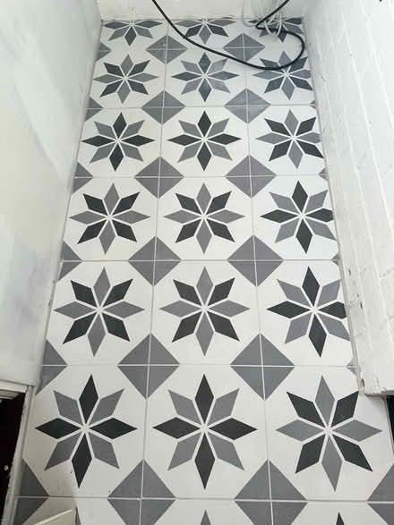 Photo of free 7 ceramic floor tiles (some broken) (Worcester Park, KT4) #2