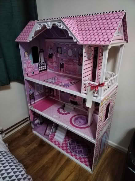 Photo of free Dolls house (no accessories) (MK15 Pennyland) #1