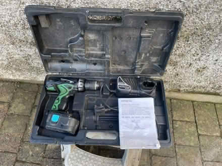 Photo of free Hitachi 18 volt cordless drill with 1 battery and charger (Gatebeck LA8) #1