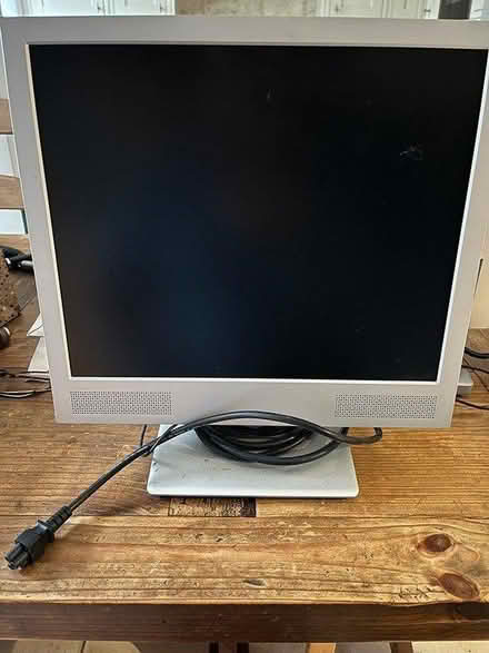 Photo of free 17β computer monitors (Headington OX3) #2