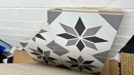 Photo of free 7 ceramic floor tiles (some broken) (Worcester Park, KT4) #4
