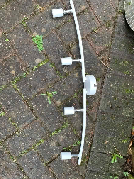 Photo of free White 4 spot light track (Hoole CH2) #2