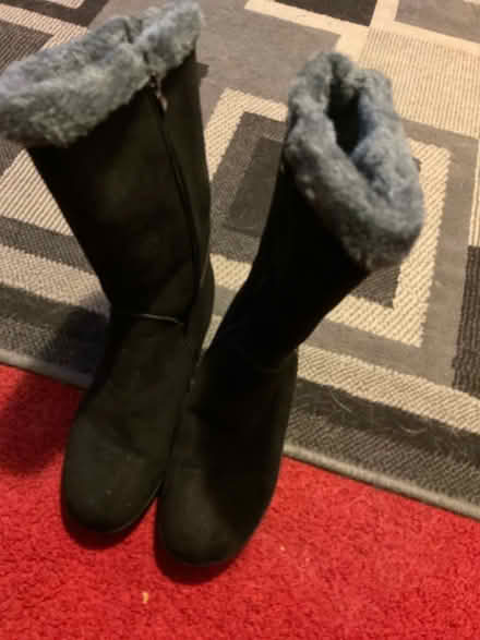 Photo of free Boots suede (E7) #1