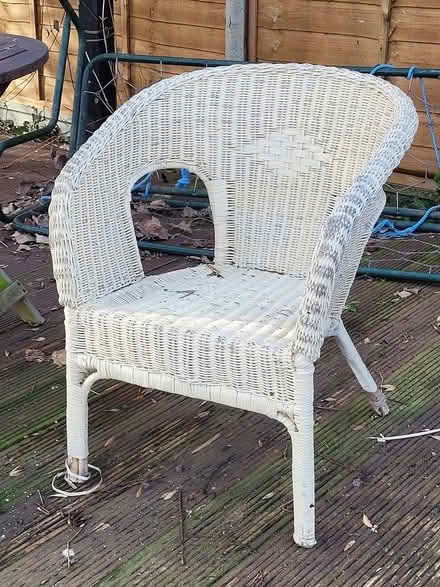 Photo of free White wicker garden chair needs tlc (letchworth garden city) #3