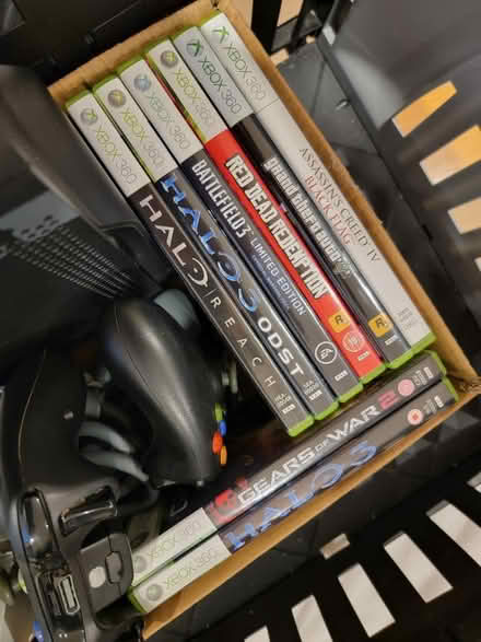 Photo of free xbox 360 console, 4 controllers and 8 games (TN24) #1