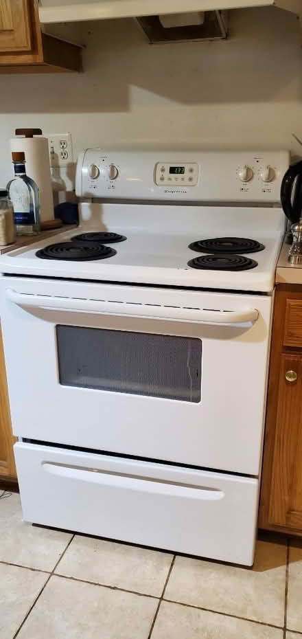 Photo of free Electric range (oven and stove) (Petworth D..C.) #1