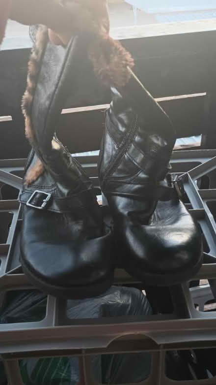 Photo of free Women and children shoes/boots (75237) #1