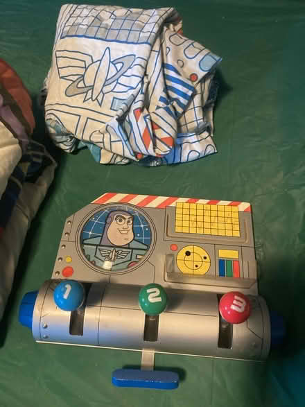 Photo of free Buzz light year bed set (White Oak) #2