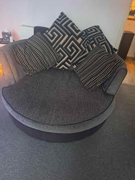 Photo of free Love seat (Warley B67) #1