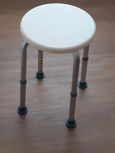 Photo of free adjustable stool (King's Cross N1) #1
