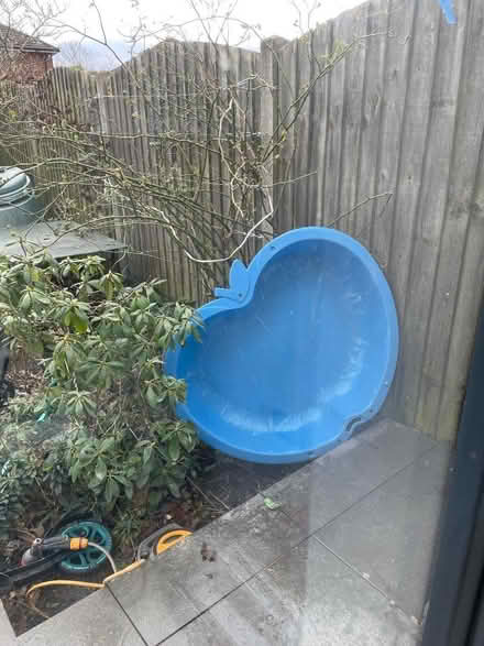 Photo of free Sand pit/ paddling pool (Hampton Hill TW12) #1