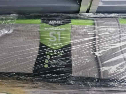 Photo of free JAY B 4ft small double mattress. Only used 4 times (Byfleet KT14) #2