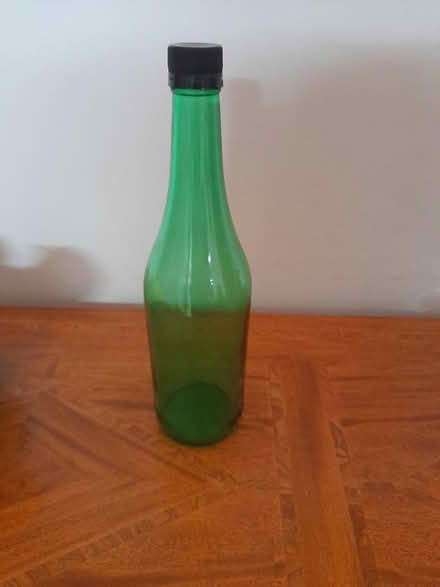 Photo of free Glass, screw top bottles (GU12) #1