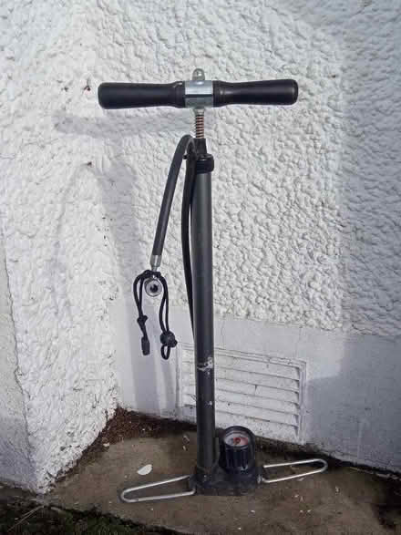 Photo of free Bicycle track pump, schrader valve (West End EH12) #1