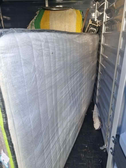 Photo of free JAY B 4ft small double mattress. Only used 4 times (Byfleet KT14) #3