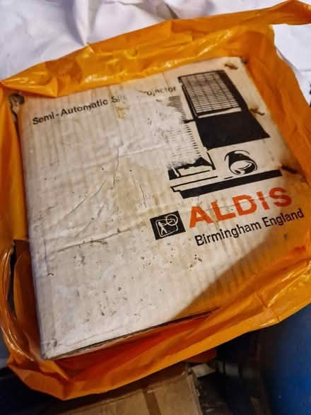 Photo of free Slide projector and screen (Arley, DY12) #1