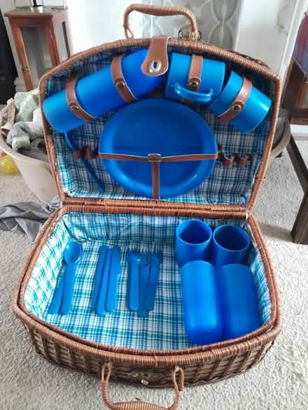 Photo of free Picnic basket (Bishops Walatham, SO32) #2