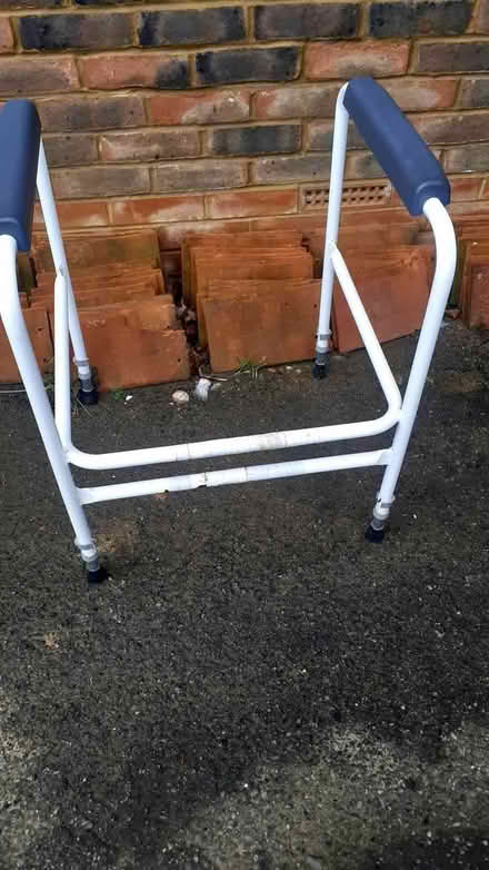 Photo of free toilet support frame (Ardingly RH17) #1