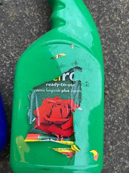 Photo of free Weed + bug killer and slug pellets (Biggleswade SG18) #2