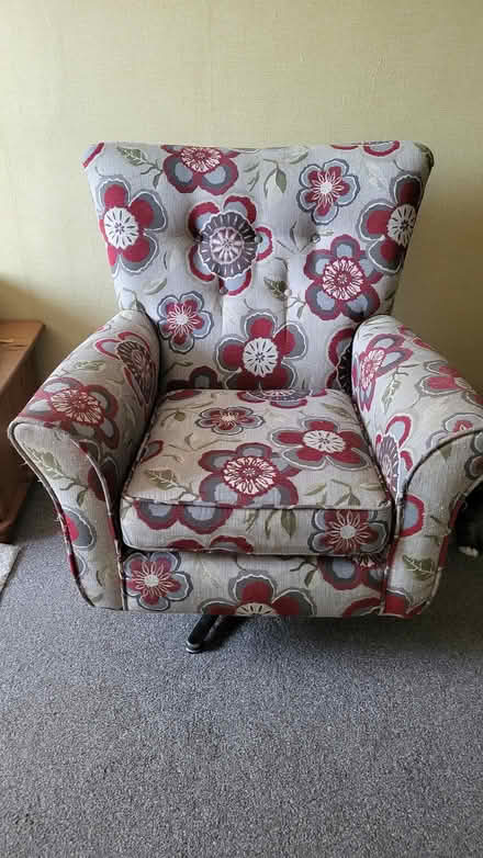 Photo of free Large swivel chair (ST3 Anchor rd area.) #1