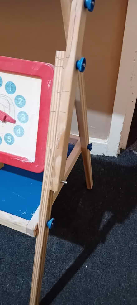 Photo of free Kids Easel (BD7) #4