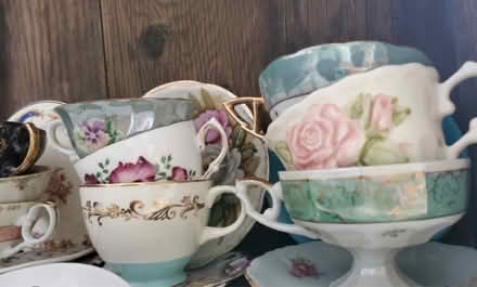 Photo of Teacups & saucers (Wisewood S6) #1