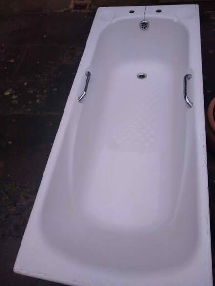 Photo of free Bath, white acrylic (Menston LS29) #2