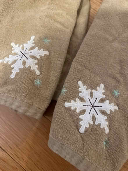 Photo of free 2 Christmas / holiday hand towels (Pentagon City) #2