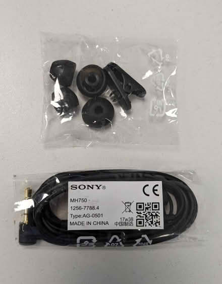 Photo of free Sony Earphones (Chesham HP5) #1