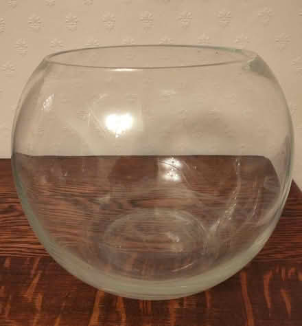 Photo of free Large glass ornamental fishbowl (St Mary Cray BR5) #1