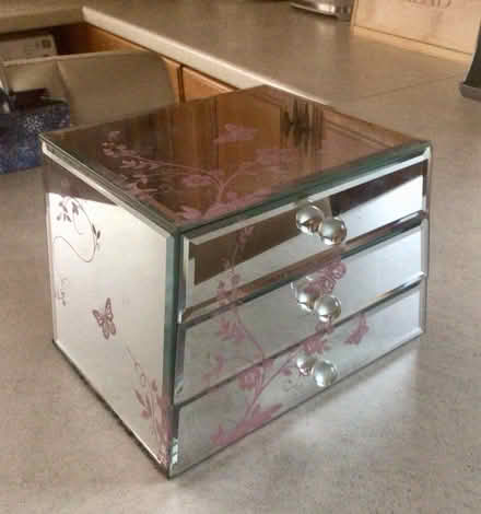 Photo of free Mirrored jewellery box (Garforth, Leeds, LS25) #1