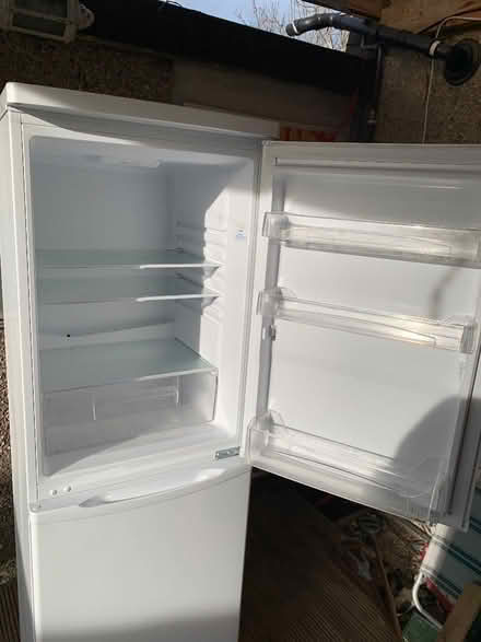 Photo of free Working Fridge Freezer (Bricknells Meadow OX28) #3