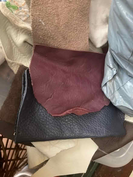 Photo of free Wool, fabric, buttons, leather (Oxlinch GL10) #3
