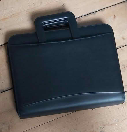Photo of free Laptop bag/case (St Martin's CF83) #3