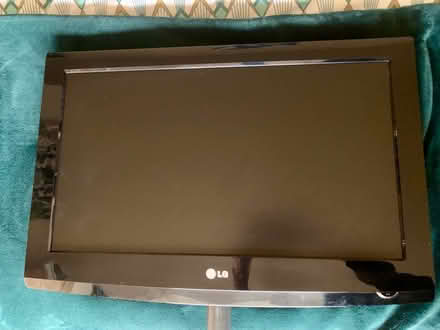 Photo of free LG 26” TV with wall bracket (Sheffield 8) #3