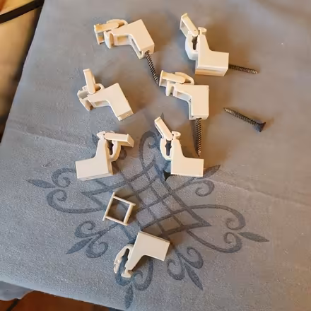 Photo of free Curtain track with hooks (DE21) #3
