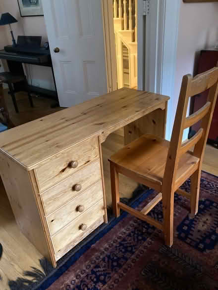 Photo of free Desk and chair (Fulham SW6) #1