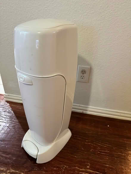 Photo of free Diaper genie (75115) #1